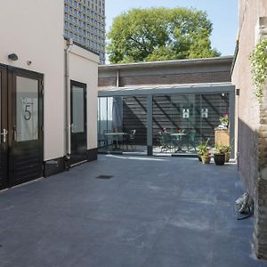 Petite Room With Wifi, Ac, And Shared Kitchen
